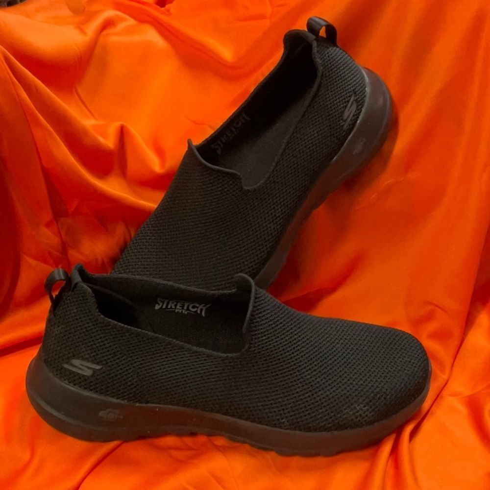 Skechers Air Cooled Goga Mat Women's 6.5 Black Sneaker